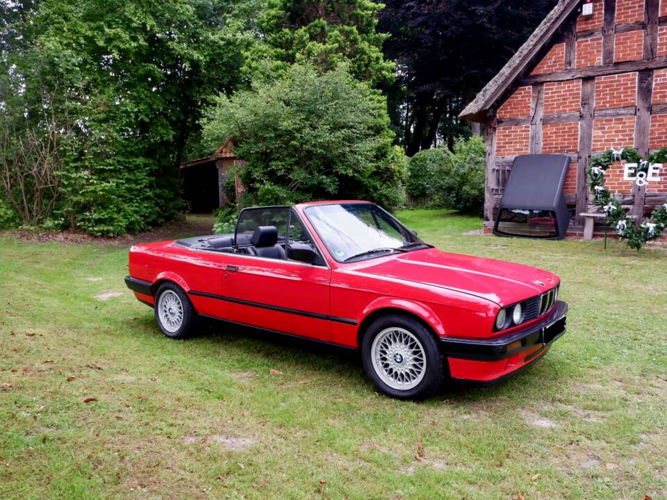 Imagen 21/26 de BMW 318i (1992)