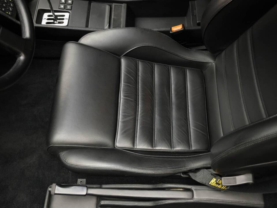 Image 17/26 of Ferrari 348 TB (1991)