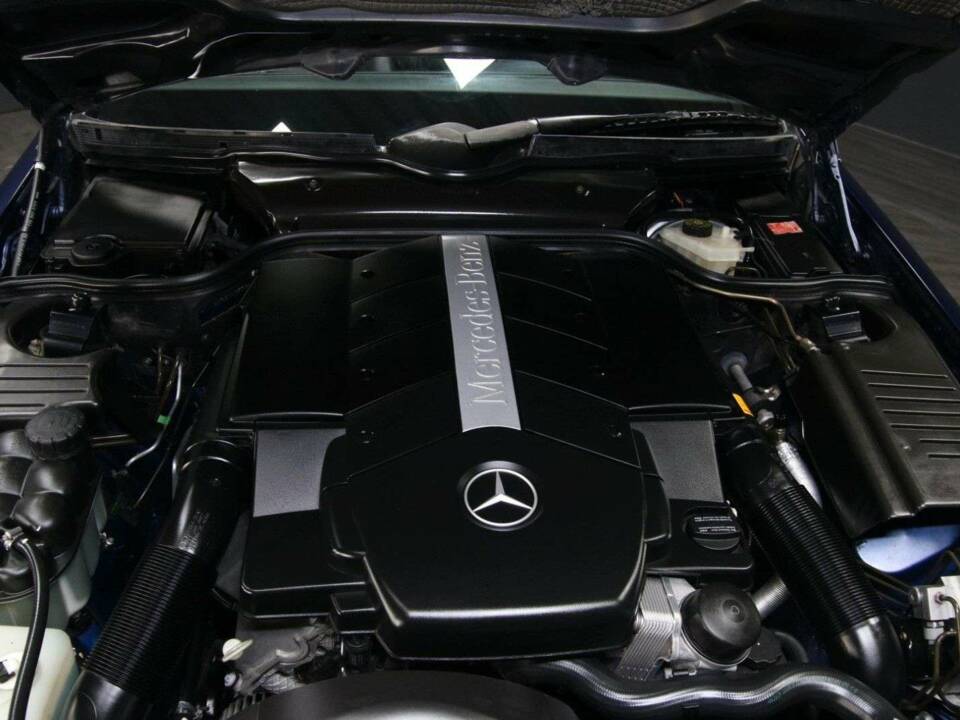 Image 36/49 of Mercedes-Benz SL 500 (2000)