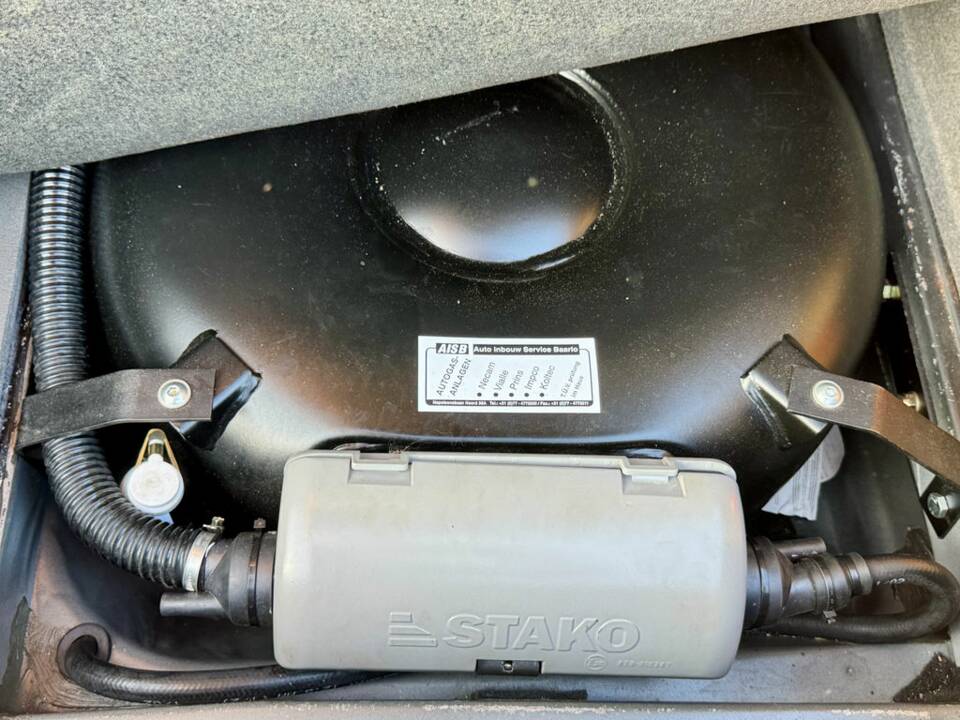 Image 8/8 de Mercedes-Benz 300 CE-24 (1993)
