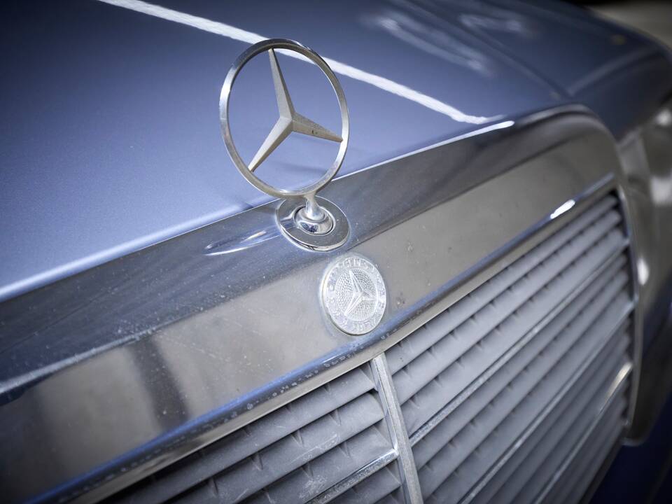 Image 20/100 of Mercedes-Benz 230 TE (1990)
