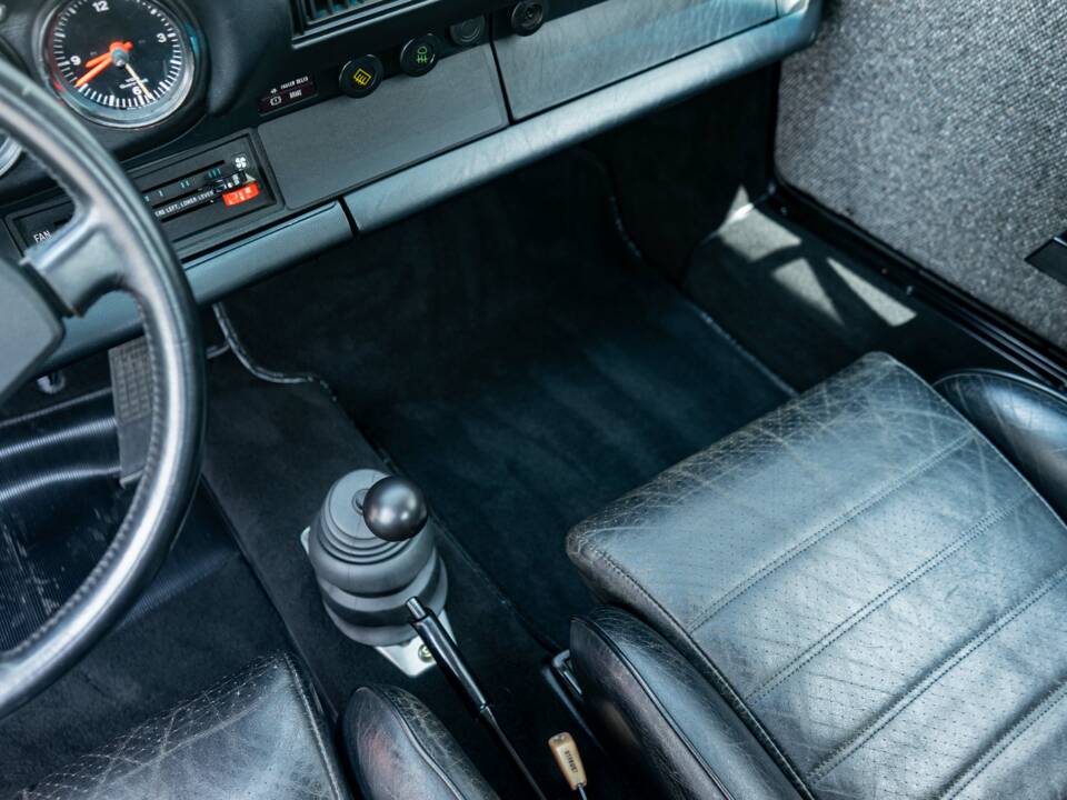 Imagen 35/41 de Porsche 911 SC 3.0 (1982)