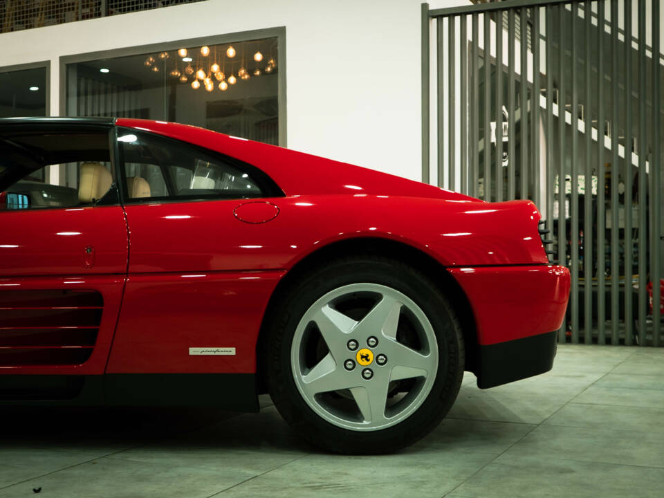 Image 32/33 of Ferrari 348 TS (1990)