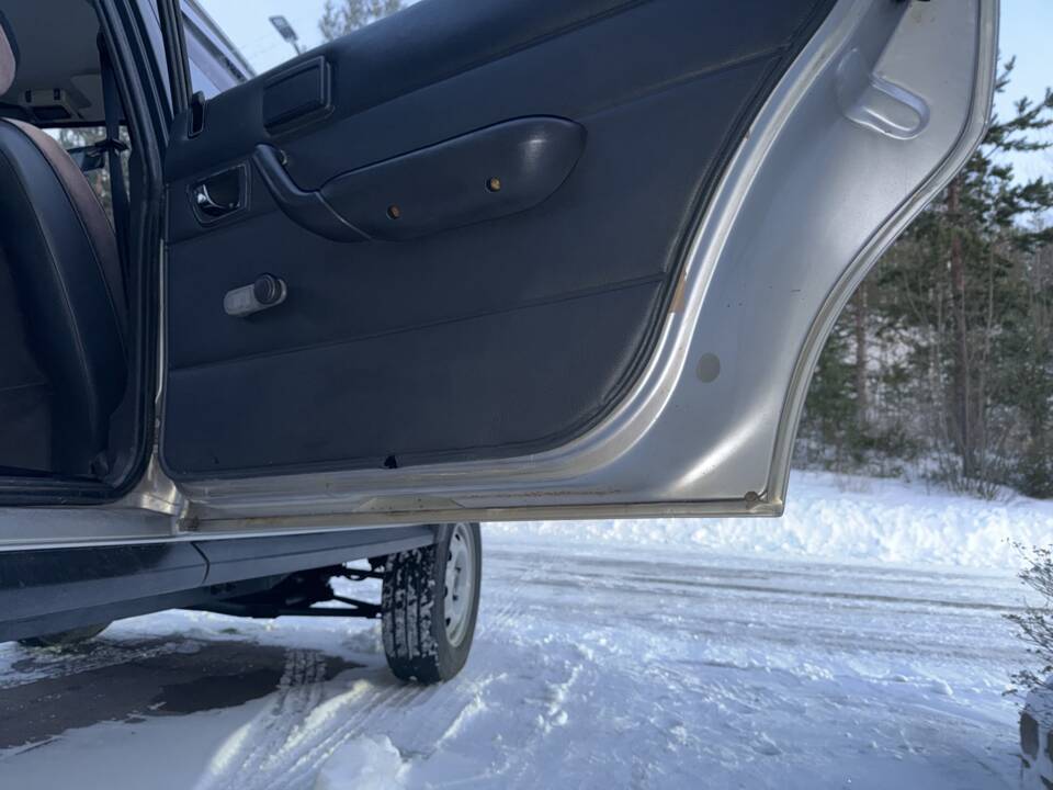 Bild 28/62 von Peugeot 505 Break 4x4 Dangel (1988)