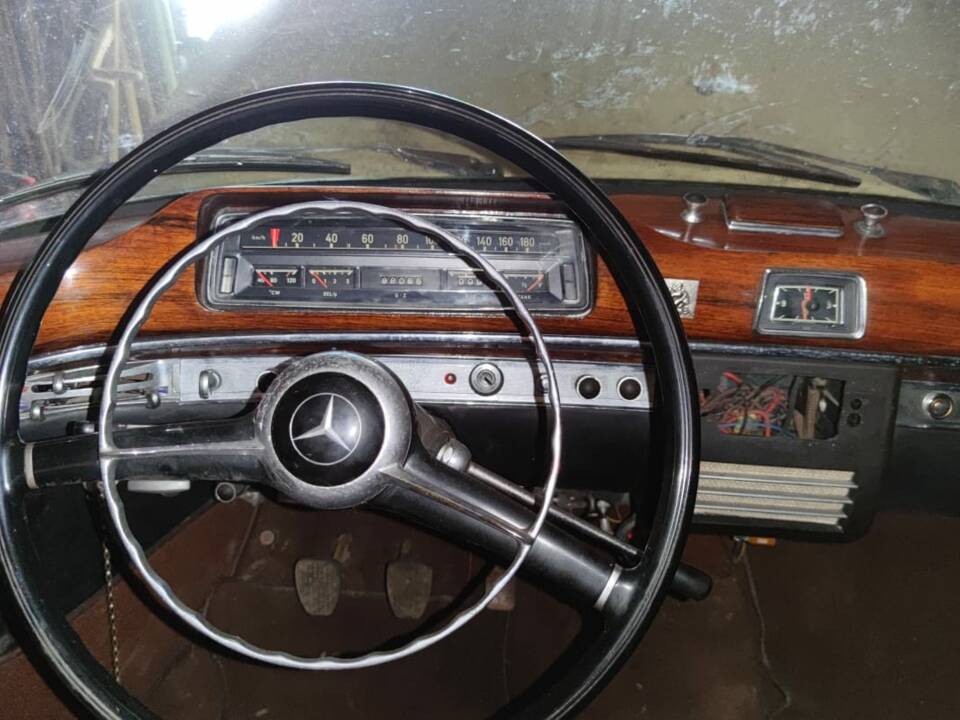 Image 6/13 of Mercedes-Benz 220 S Cabriolet (1957)