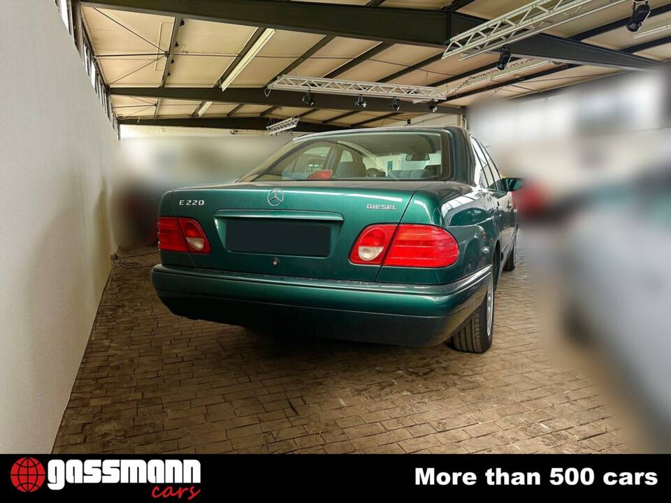 Imagen 4/12 de Mercedes-Benz E 220 Diesel (1997)