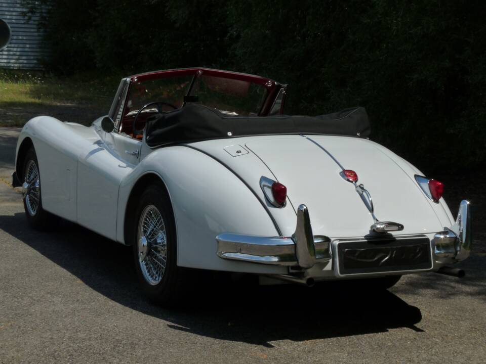Afbeelding 5/21 van Jaguar XK 140 SE DHC (1957)