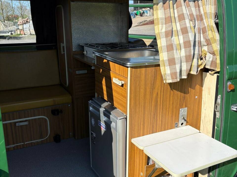 Bild 13/21 von Volkswagen T2b Westfalia (1972)