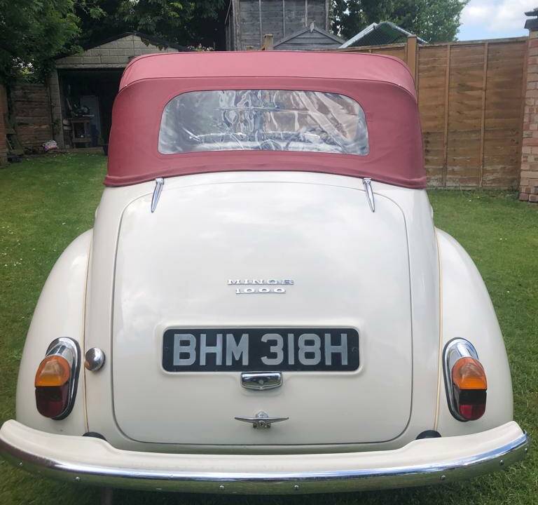 Image 3/11 of Morris Minor 1000 (1970)