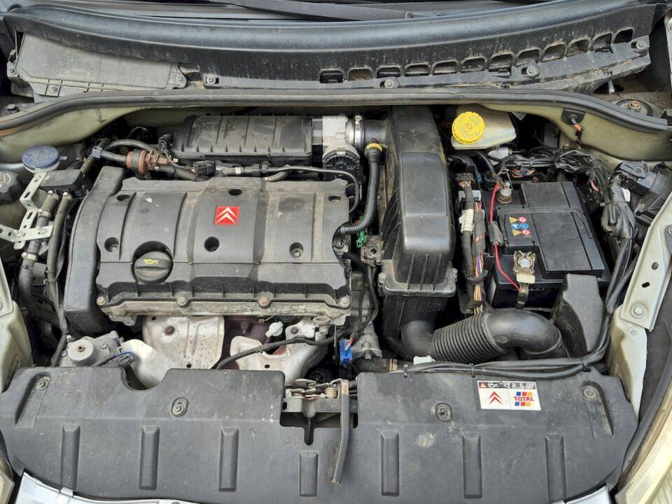 Image 42/54 of Citroën C3 1.6 16V (2004)