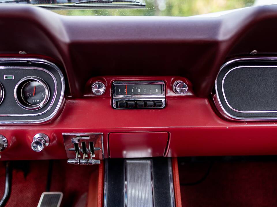 Image 47/50 of Ford Mustang 200 (1966)