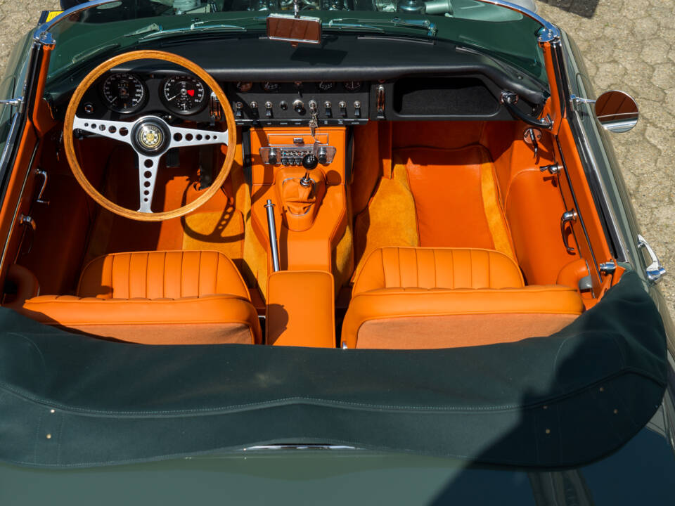 Afbeelding 18/33 van Jaguar E-Type 4.2 (1967)