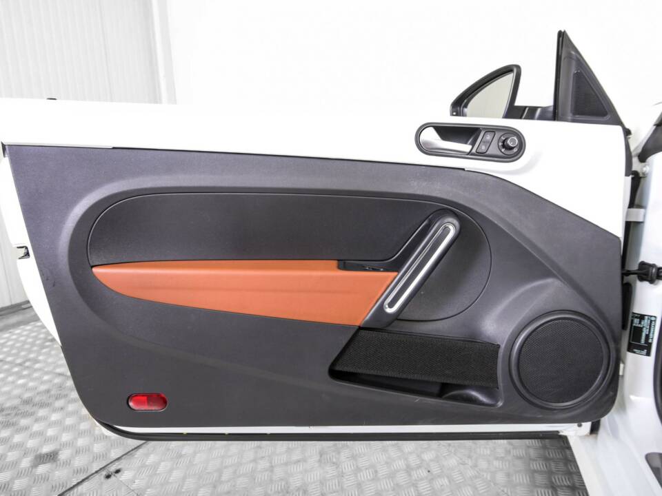 Imagen 34/50 de Volkswagen Beetle 1.2 TSI (2014)