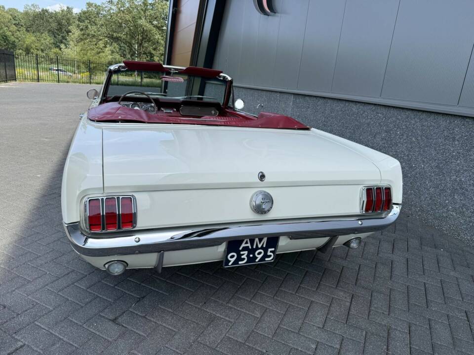 Image 14/50 de Ford Mustang 390 GTA (1966)