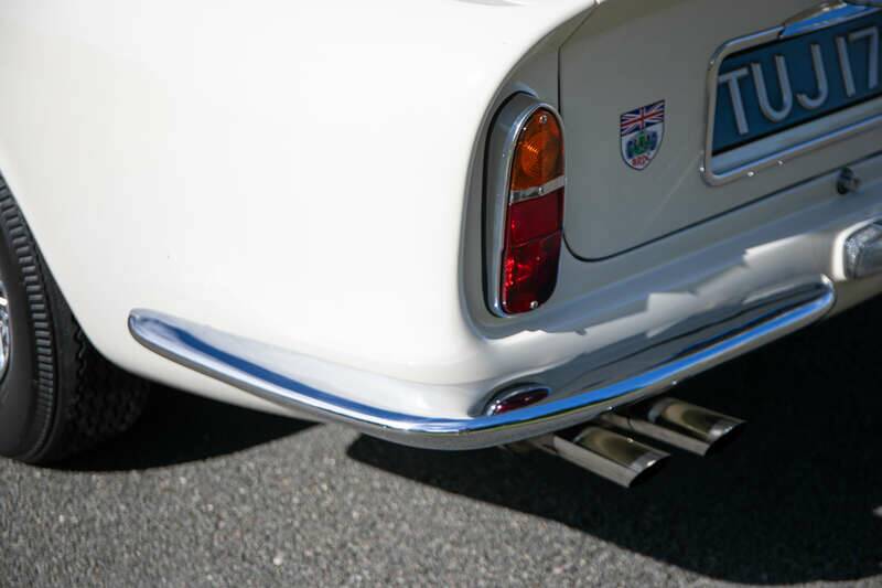 Image 29/38 of Aston Martin DB 6 Mk II Volante (1970)