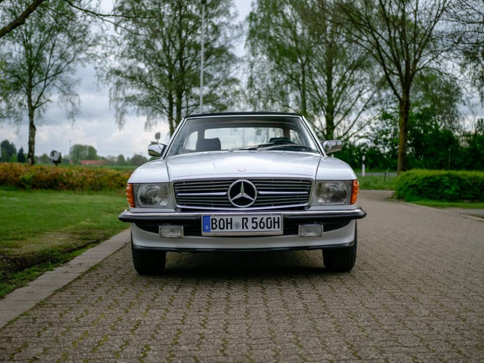 Image 2/32 of Mercedes-Benz 560 SL (1986)