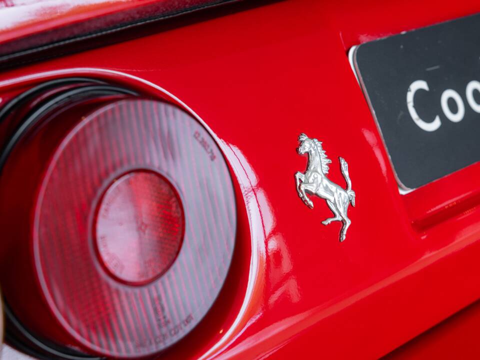 Bild 29/40 von Ferrari 328 GTS (1986)