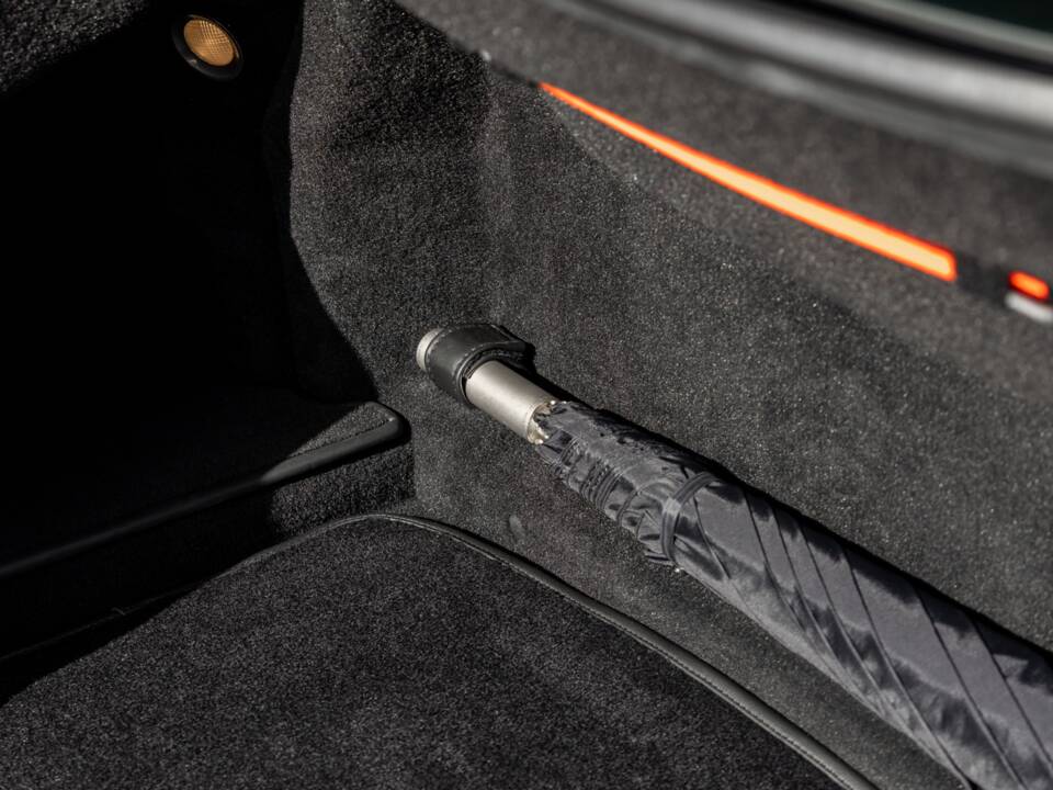 Image 52/77 of Aston Martin DBS (2009)