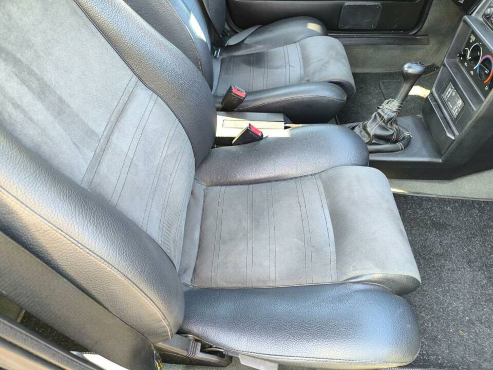 Image 22/39 of Alfa Romeo 33 1.7 16v QV (1991)