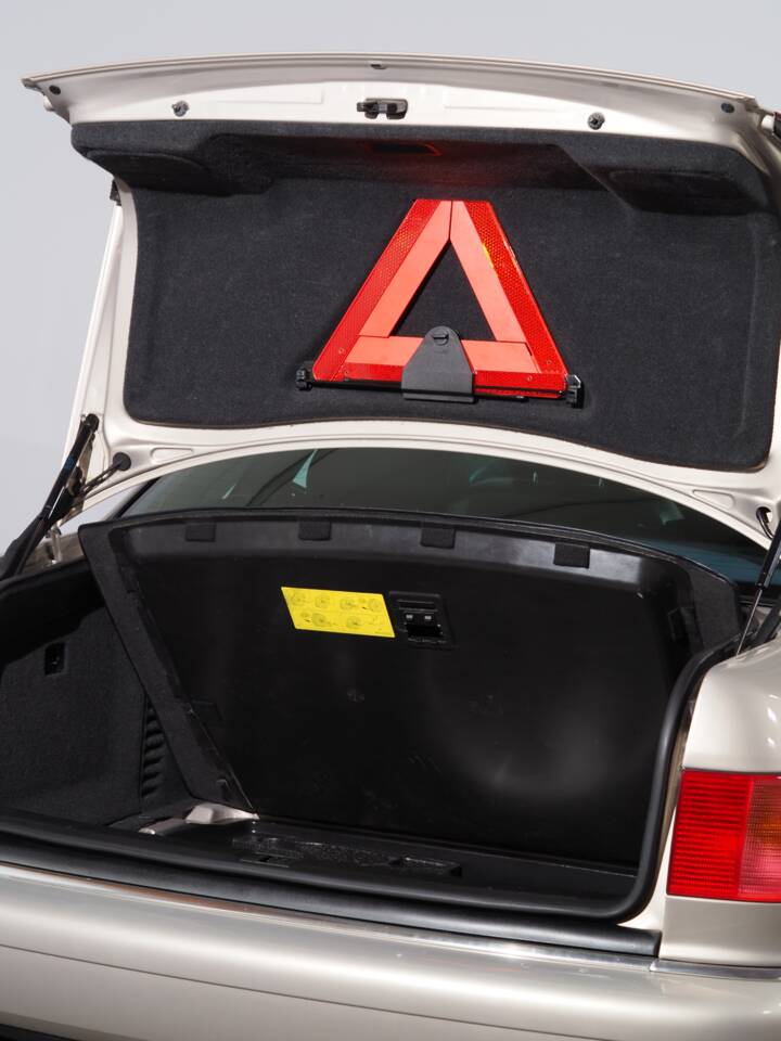 Bild 35/55 von Audi A8 3.7 quattro (2000)