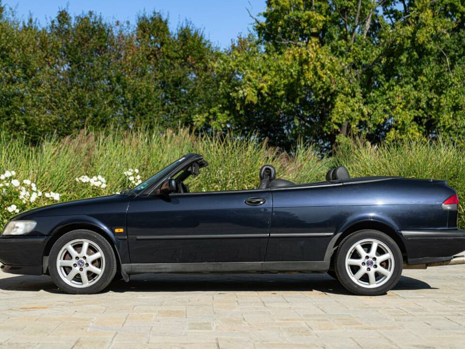 Bild 5/50 von Saab 900 2.0i (1997)