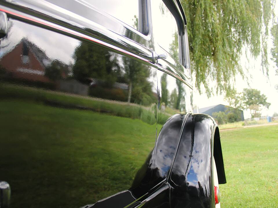 Image 11/55 of Ford Model A Tudor Sedan (1931)