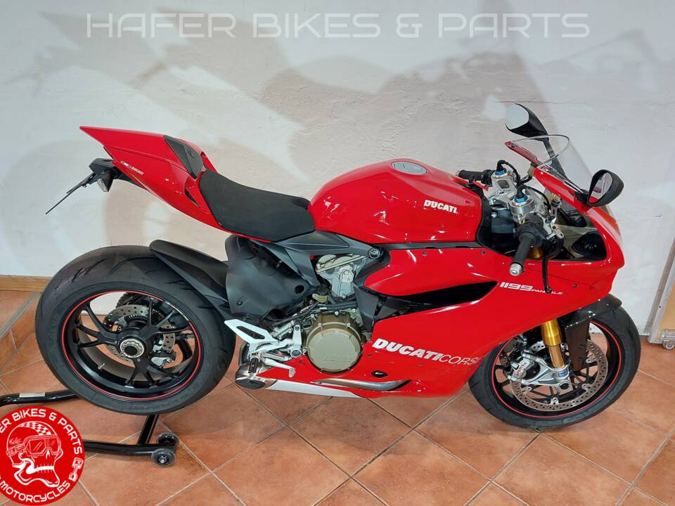 Image 4/42 of Ducati 1199 Panigale S Tricolore (2012)