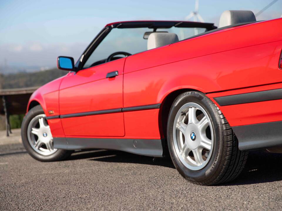 Bild 37/92 von BMW 325i (1994)