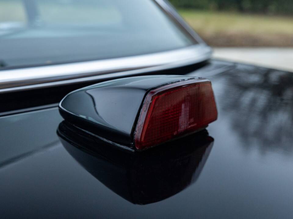 Afbeelding 26/50 van Mercedes-Benz 560 SL (1986)