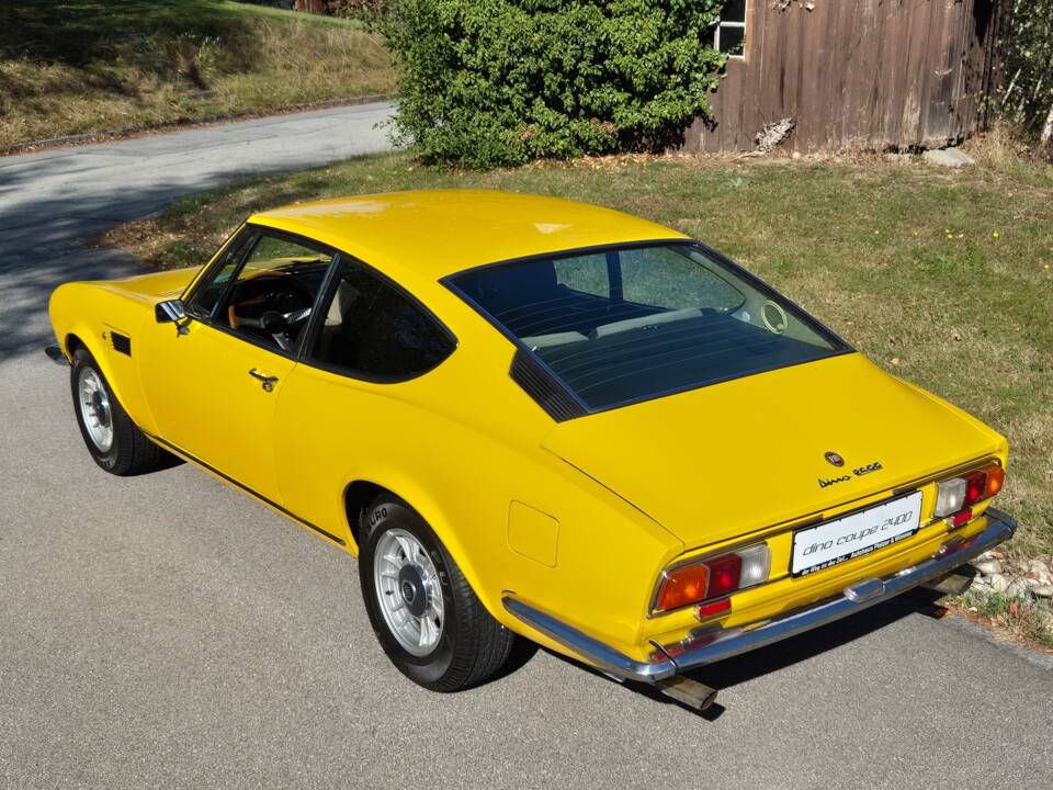 Immagine 4/51 di FIAT Dino 2400 Coupe (1971)