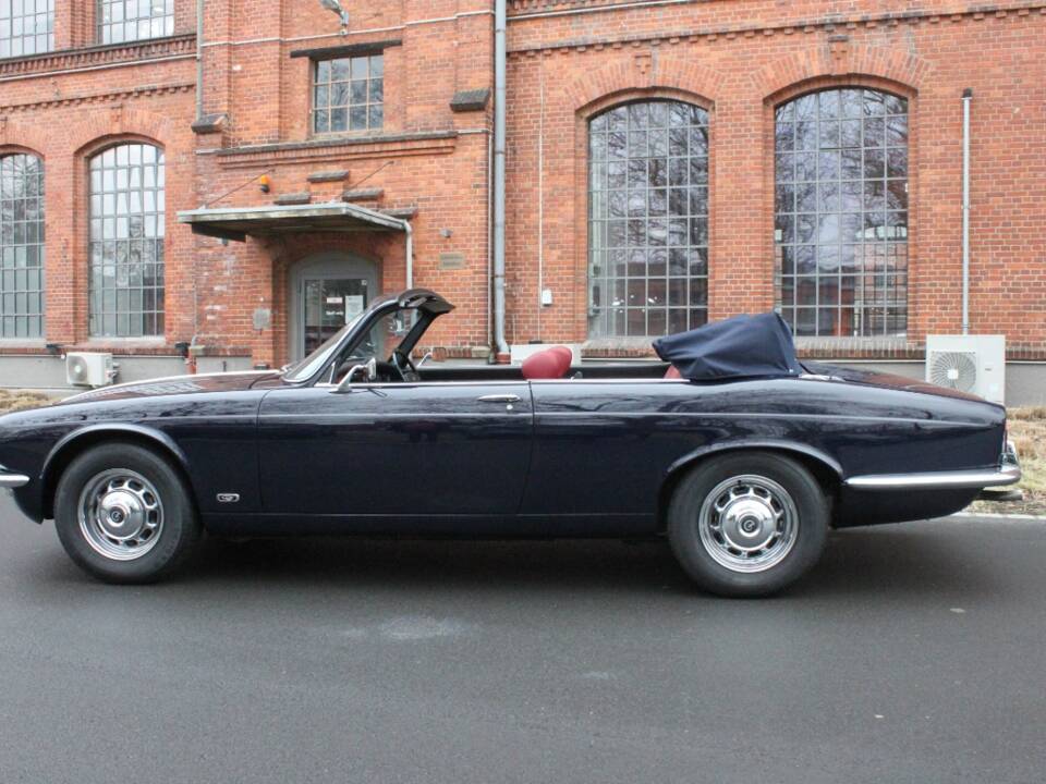 Bild 7/27 von Daimler Double Six Avon-Stevens (1978)