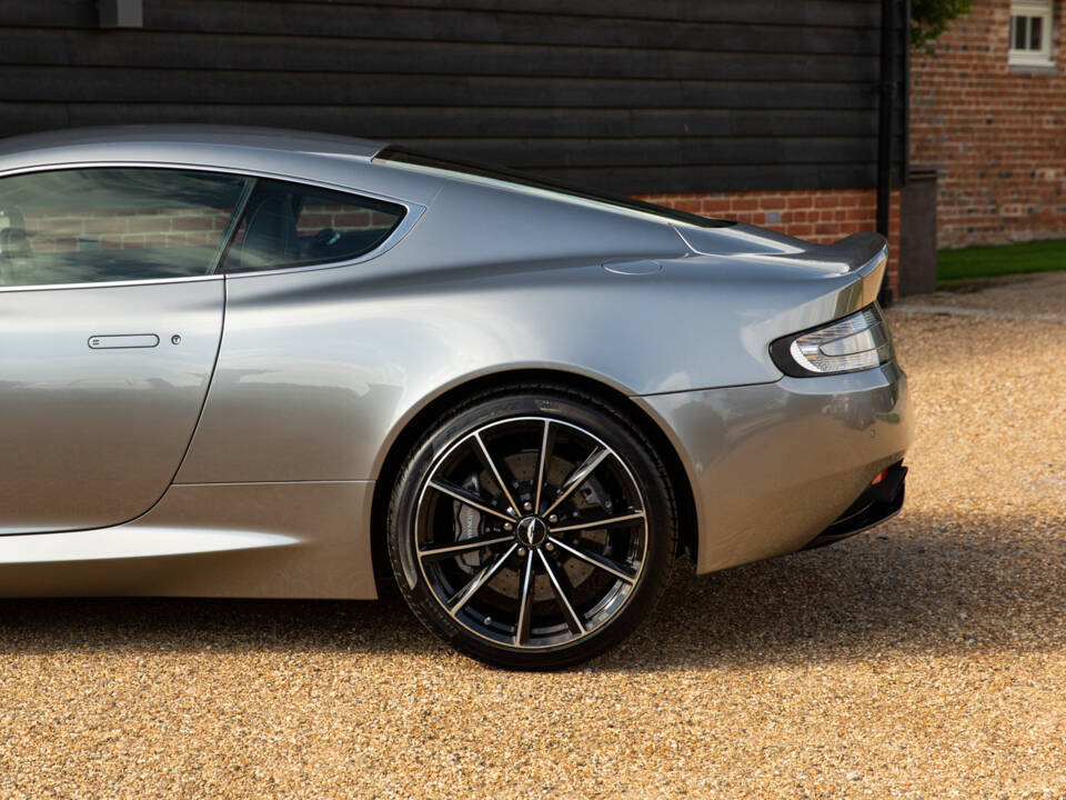 Immagine 44/78 di Aston Martin DB 9 GT &quot;Bond Edition&quot; (2015)