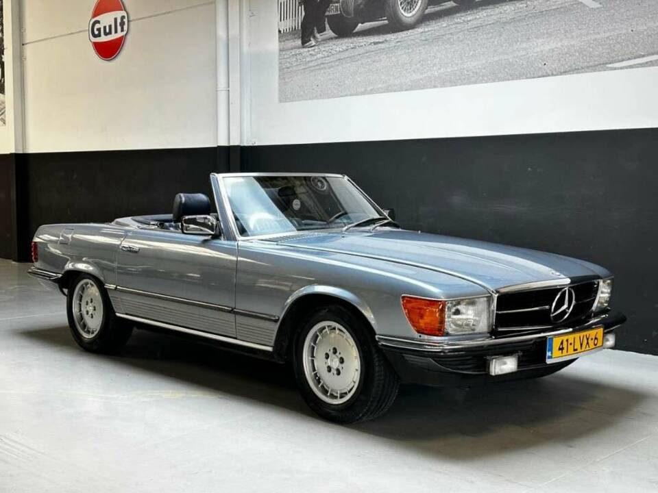 Image 1/41 of Mercedes-Benz 500 SL (1986)