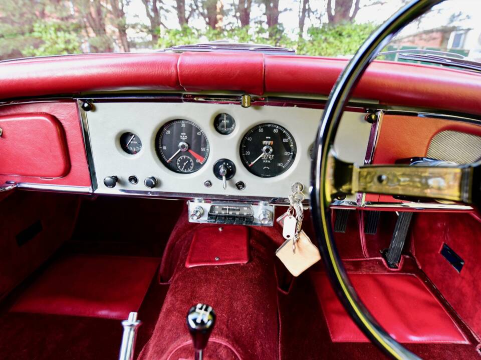 Image 47/50 of Jaguar XK 150 FHC (1959)