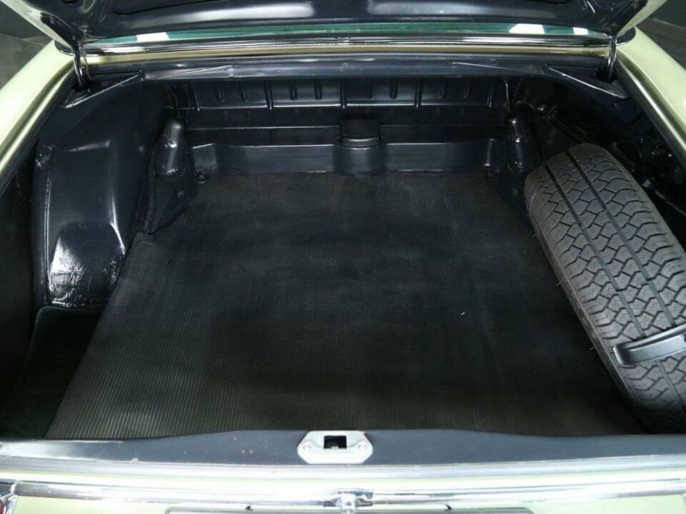 Image 24/30 of Mercedes-Benz 280 SE (1970)