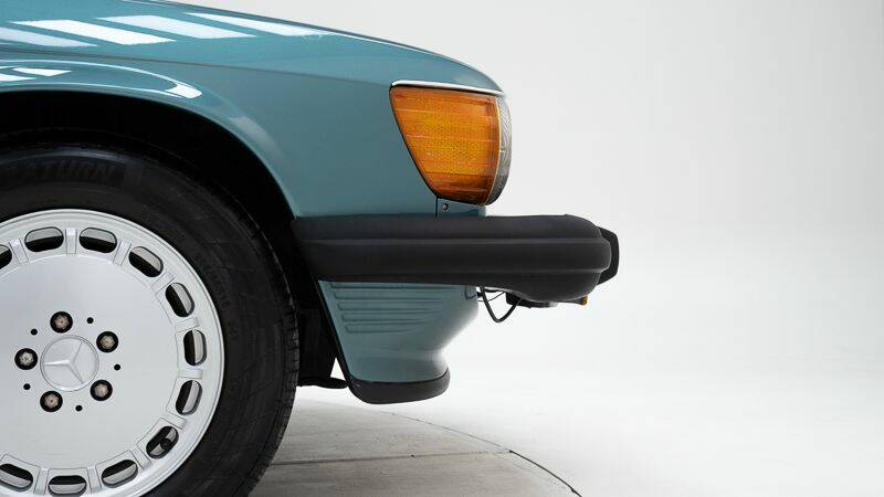 Image 12/15 of Mercedes-Benz 560 SL (1987)