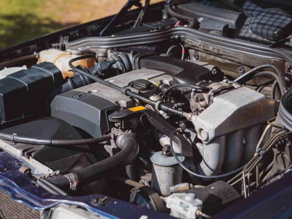 Imagen 6/41 de Mercedes-Benz E 220 (1995)