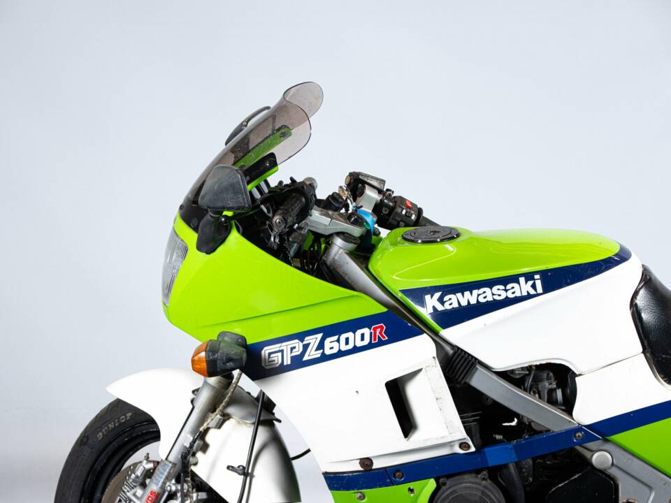 Imagen 23/39 de Kawasaki GPZ 600 R (1985)