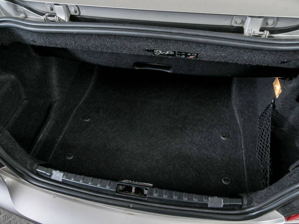 Immagine 44/50 di BMW 125i (2011)