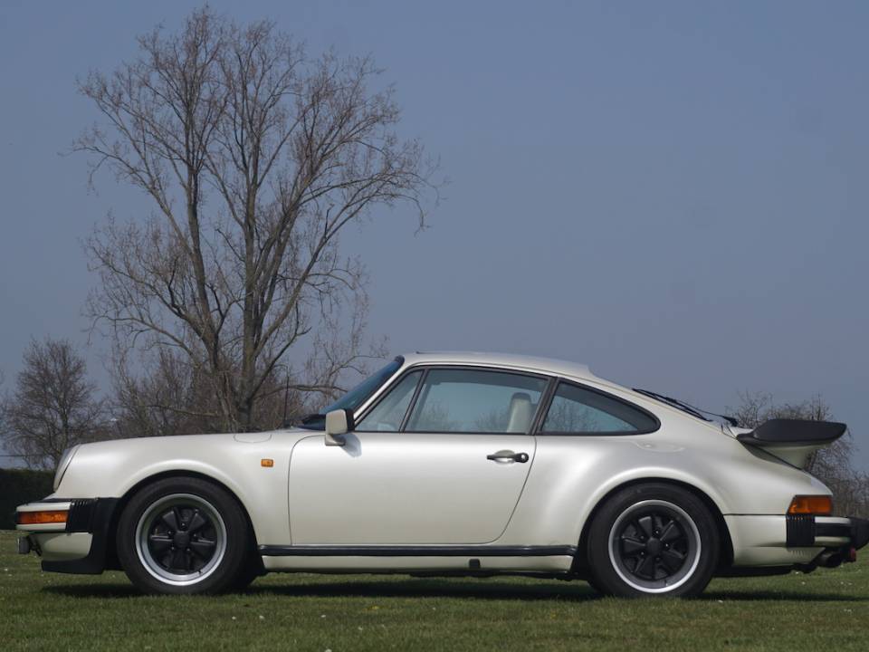 Bild 2/44 von Porsche 911 Turbo 3.3 (1983)