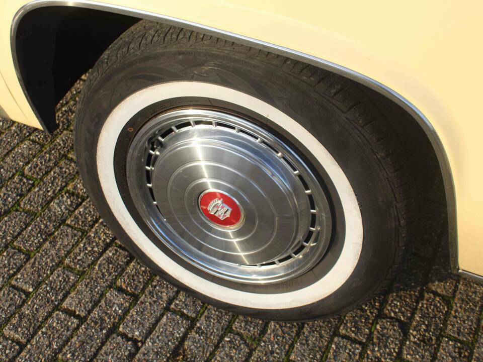 Image 21/56 of Cadillac Coupe DeVille (1977)