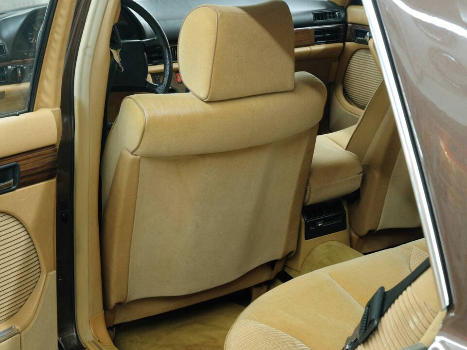 Bild 44/50 von Mercedes-Benz 280 SEL (1983)