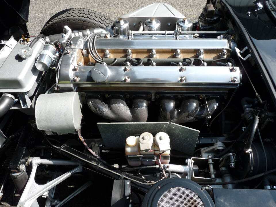 Image 20/27 of Jaguar E-Type 3.8 (1964)