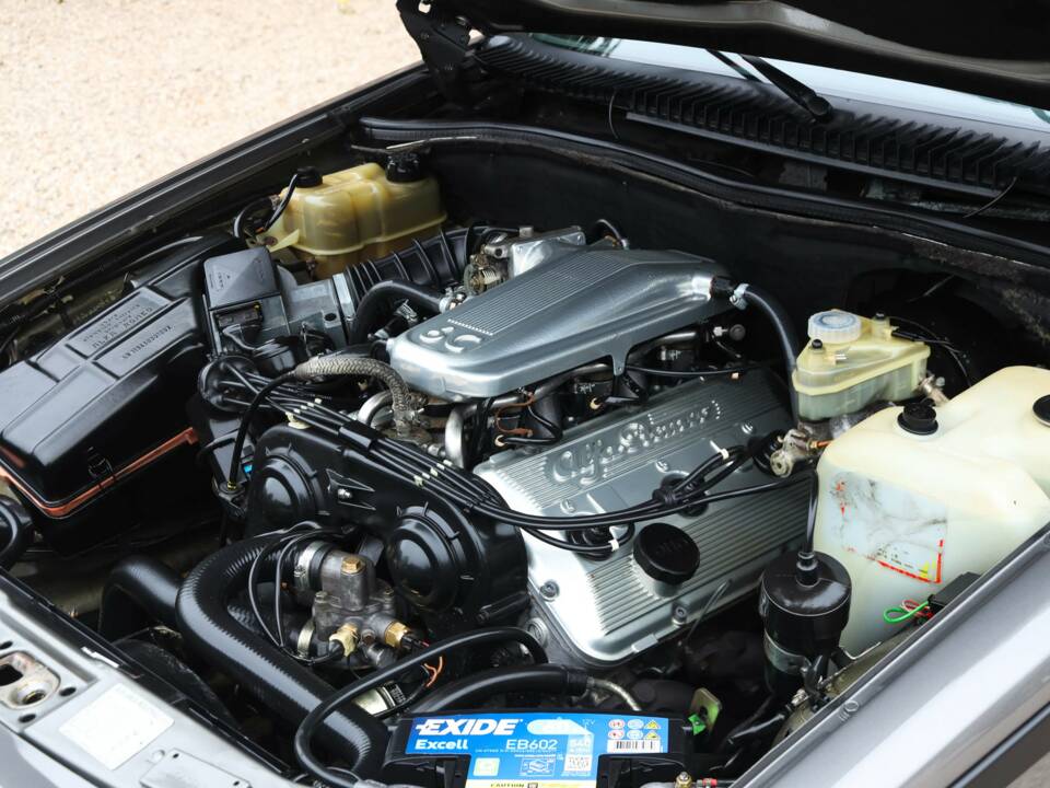 Image 22/50 of Alfa Romeo 75 3.0 V6 QV (1988)