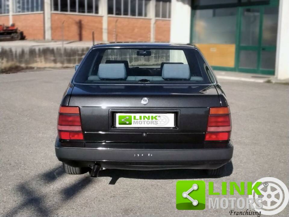 Bild 6/10 von Lancia Thema I.E. (1990)