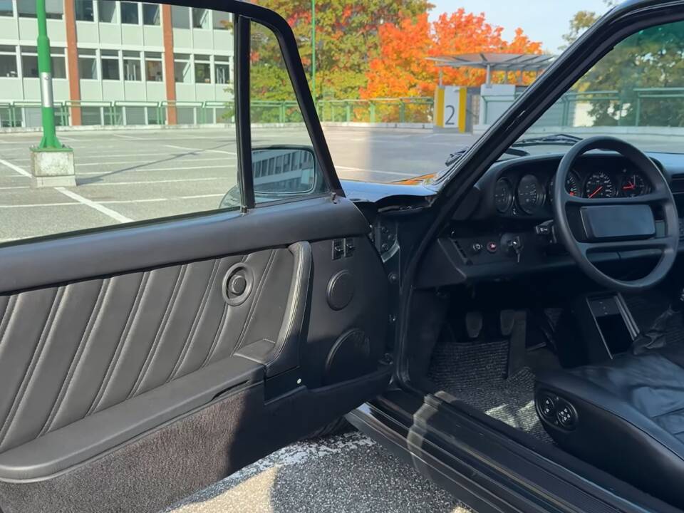 Bild 9/15 von Porsche 911 Carrera 3.2 (1985)