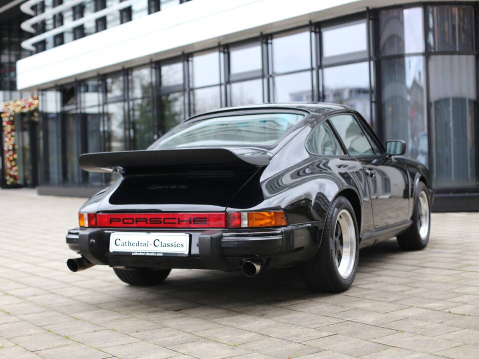 Image 5/43 of Porsche 911 Carrera 3.2 (1985)