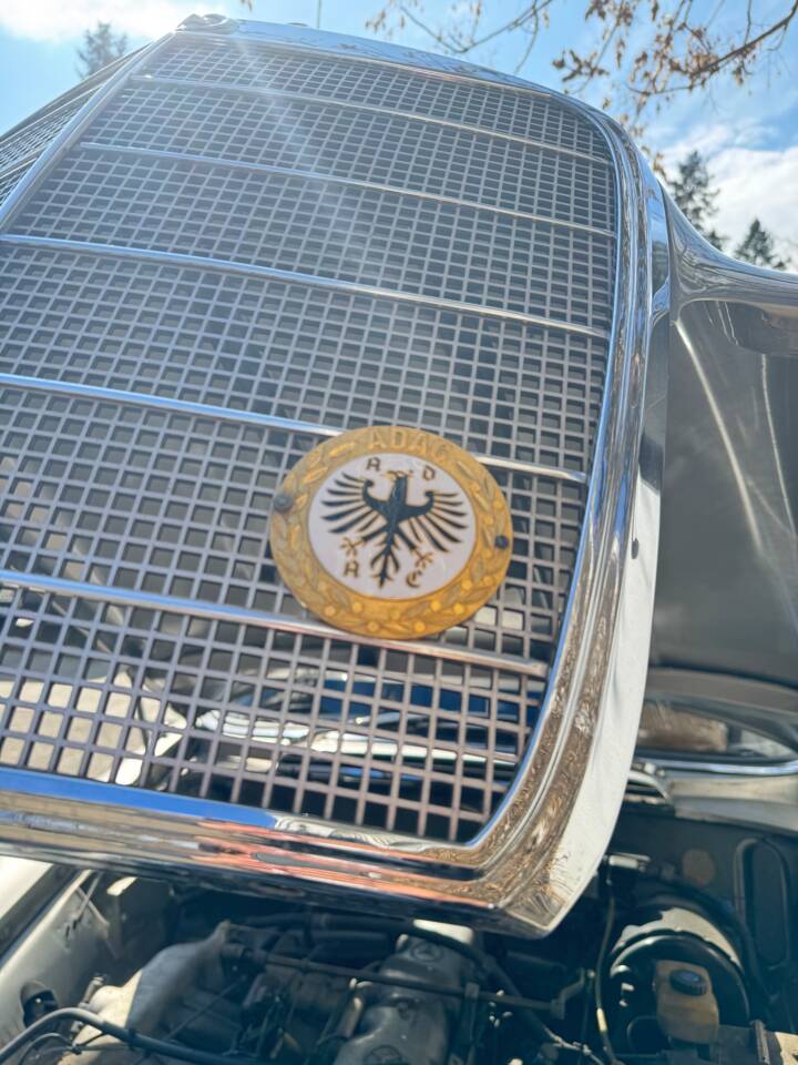Image 37/37 de Mercedes-Benz 250 SE (1966)