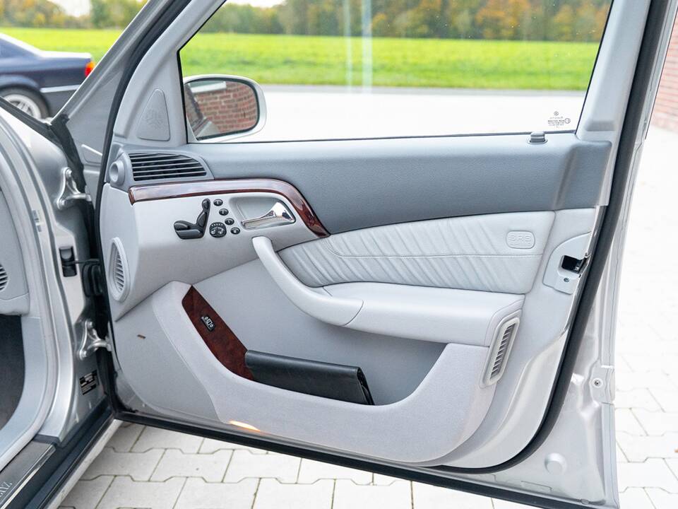 Afbeelding 34/45 van Mercedes-Benz S 55 AMG (2000)