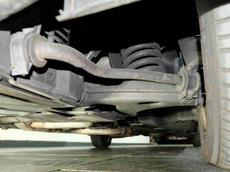 Image 26/32 de Mercedes-Benz 400 E (1991)